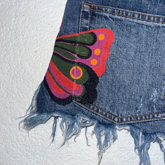 Women's We the Free Blue Fields of Sun Butterfly Printed Cutoff Denim Shorts 26 - Picture 10 of 13